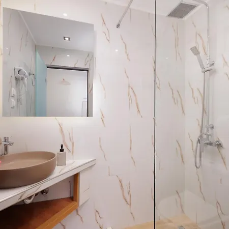 Santos & ذيسْخا