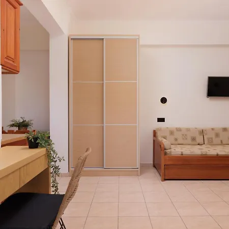 Santos & Appartement Dassia (Corfu)